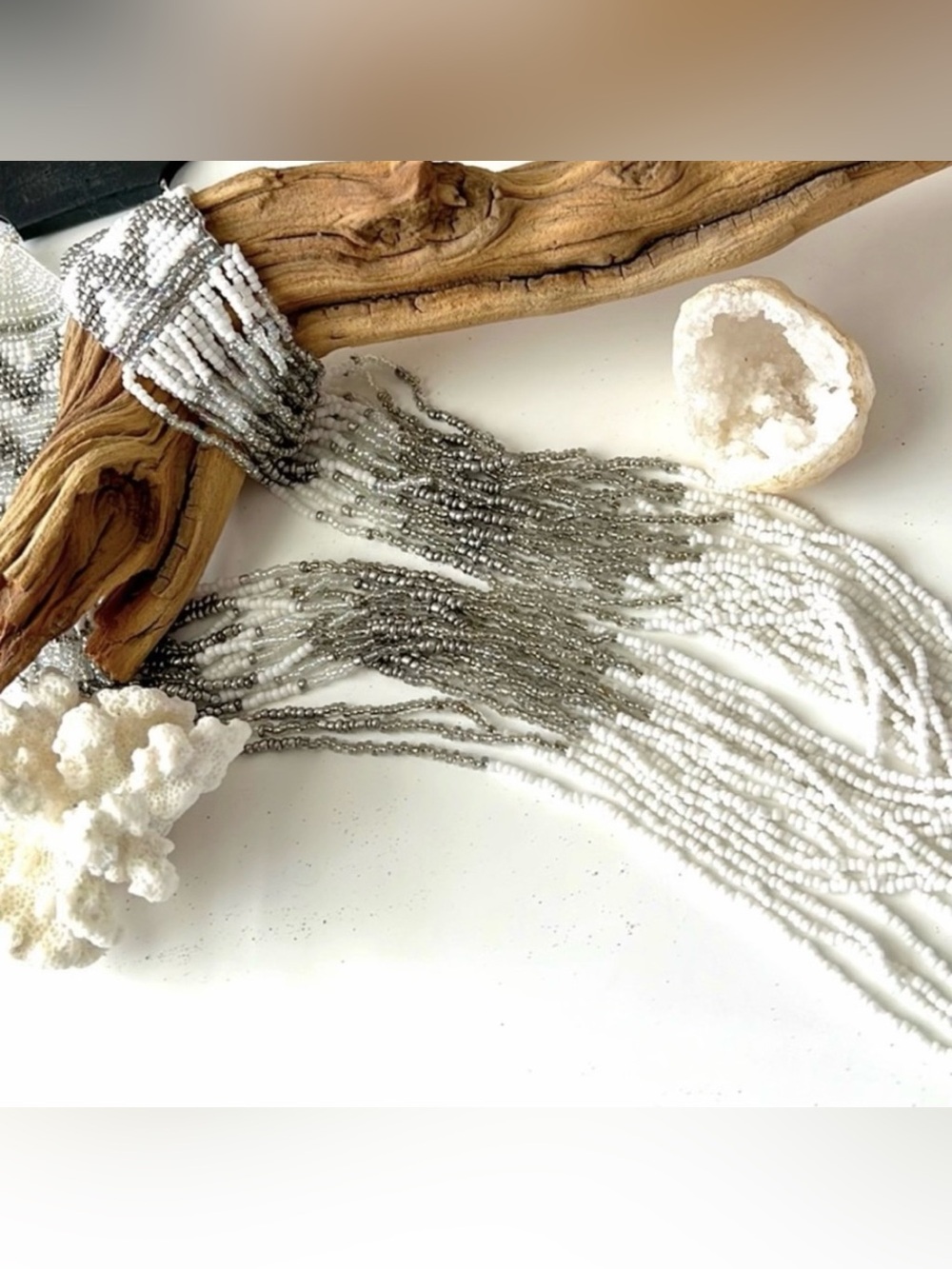 NWT Beaded White and sliver beautiful necklace